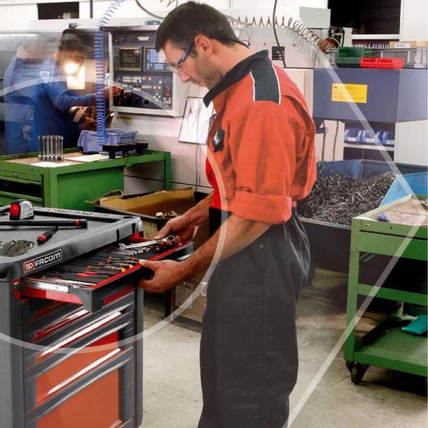Roller cabinets and workshop furniture